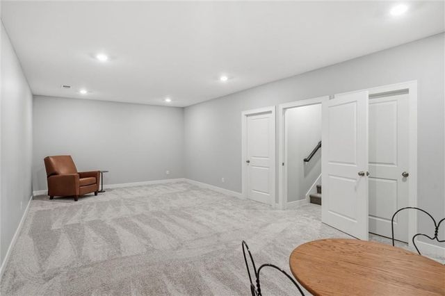 131 SE Briar Valley Lane, Blue Springs, MO 64064