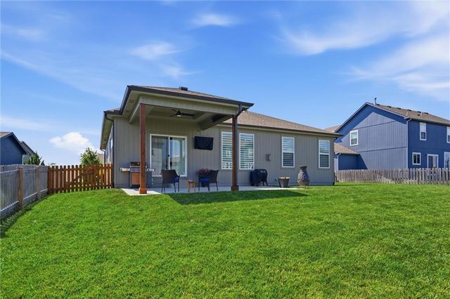131 SE Briar Valley Lane, Blue Springs, MO 64064