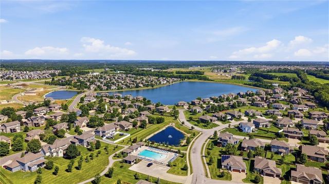 131 SE Briar Valley Lane, Blue Springs, MO 64064