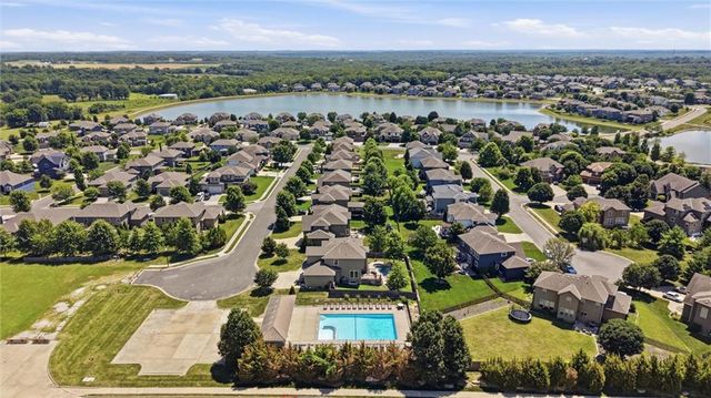 131 SE Briar Valley Lane, Blue Springs, MO 64064