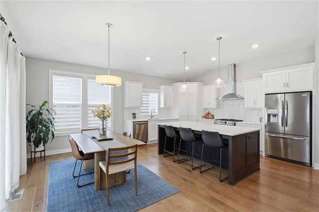 131 SE Briar Valley Lane, Blue Springs, MO 64064