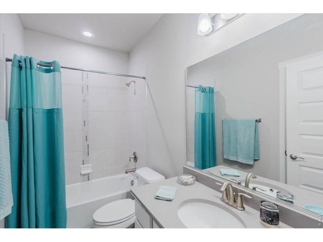 4535 Bishopsgate Dr, Windsor, CO 80550