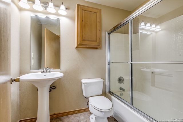 101 Sylvester, Poth, TX 78147