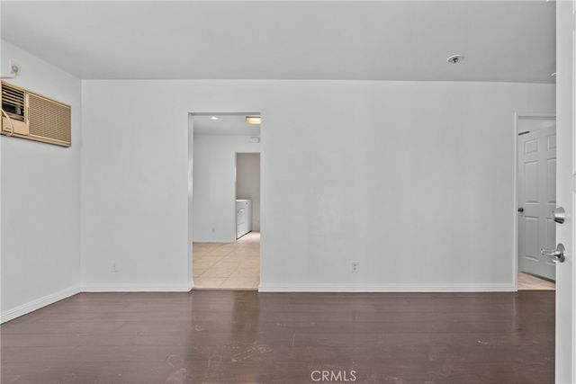 6906 Alabama, Canoga Park, CA 91303