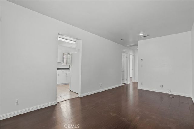 6906 Alabama, Canoga Park, CA 91303