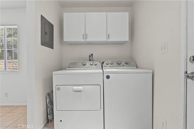 6906 Alabama, Canoga Park, CA 91303