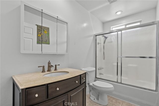 6906 Alabama, Canoga Park, CA 91303