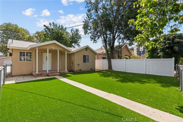 6906 Alabama, Canoga Park, CA 91303
