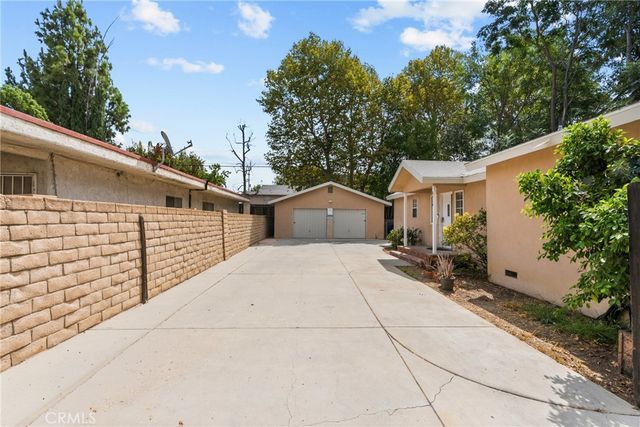 6906 Alabama, Canoga Park, CA 91303