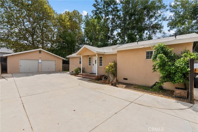 6906 Alabama, Canoga Park, CA 91303