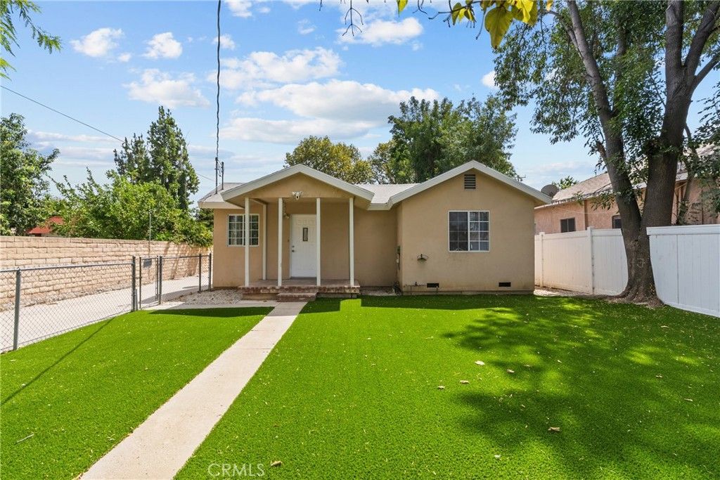 6906 Alabama, Canoga Park, CA 91303