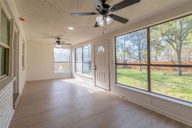 6192 Wrigley Way, Fort Worth, TX 76133