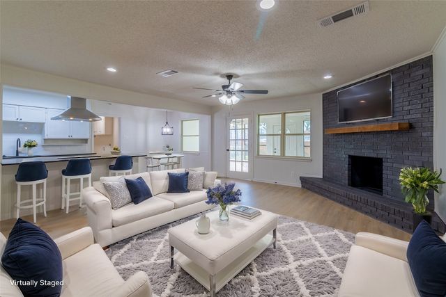 6192 Wrigley Way, Fort Worth, TX 76133