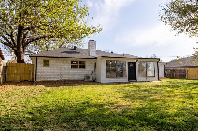 6192 Wrigley Way, Fort Worth, TX 76133