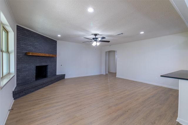 6192 Wrigley Way, Fort Worth, TX 76133