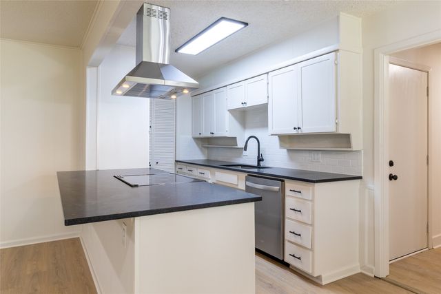 6192 Wrigley Way, Fort Worth, TX 76133