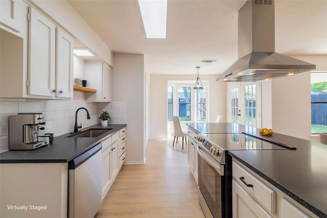 6192 Wrigley Way, Fort Worth, TX 76133