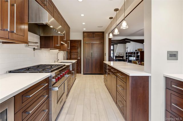 9215 68th Avenue, Forest Hills, NY 11375
