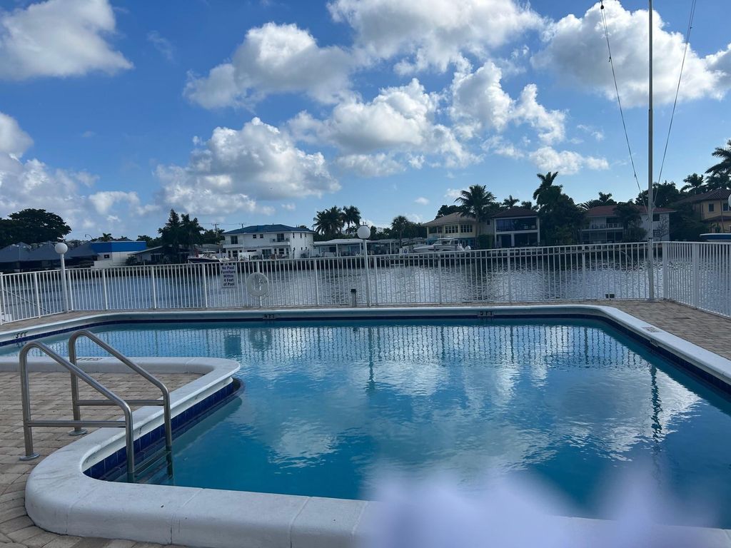 3100 NE 49th Street PH06, Fort Lauderdale, FL 33308