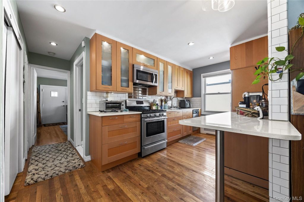 6299 Broadway C10, Bronx, NY 10471 — photo 2