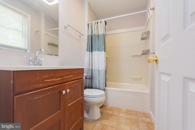 53 BUGS CT, Ranson, WV 25438