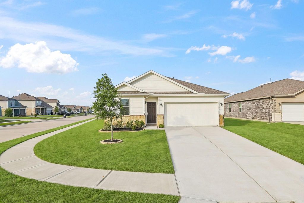 603 Walnut Branch Drive, Baytown, TX 77523