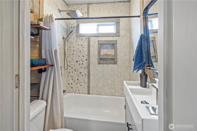 6822 S Lawrence Street, Tacoma, WA 98409