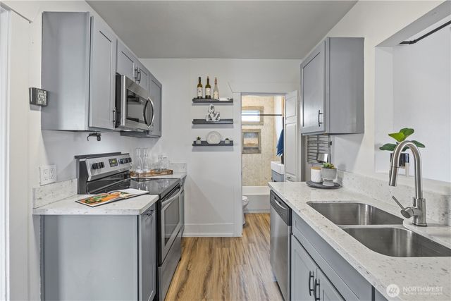 6822 S Lawrence Street, Tacoma, WA 98409