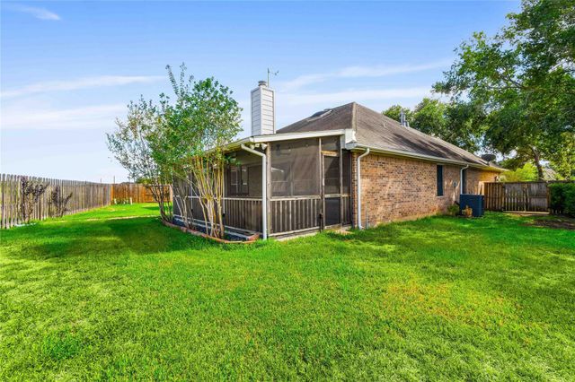 8823 Saratoga Drive, Sugar Land, TX 77479
