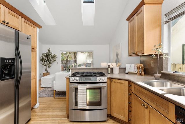 476 Talbot Ave, Santa Rosa, CA 95405