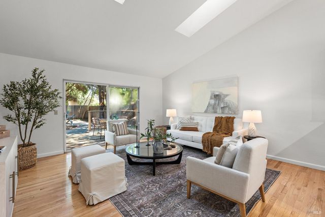 476 Talbot Ave, Santa Rosa, CA 95405