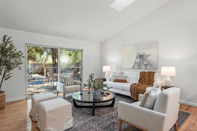 476 Talbot Ave, Santa Rosa, CA 95405