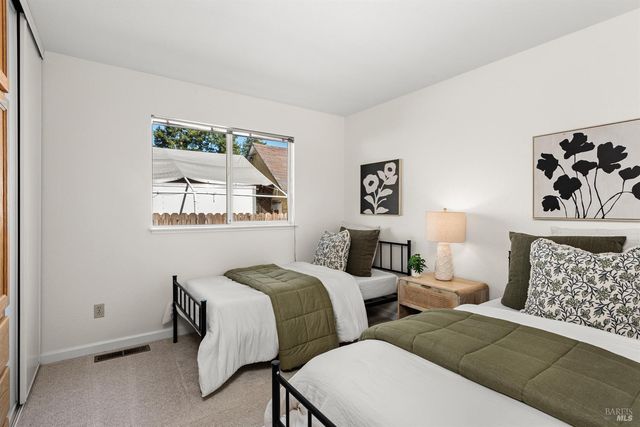 476 Talbot Ave, Santa Rosa, CA 95405