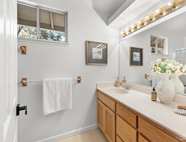 476 Talbot Ave, Santa Rosa, CA 95405