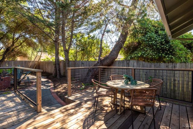 476 Talbot Ave, Santa Rosa, CA 95405