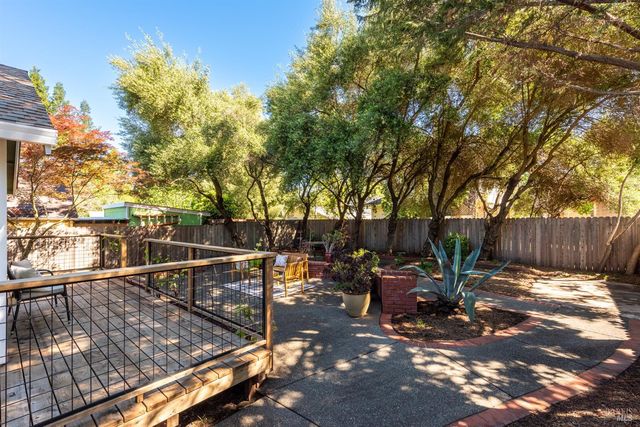 476 Talbot Ave, Santa Rosa, CA 95405