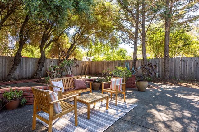 476 Talbot Ave, Santa Rosa, CA 95405