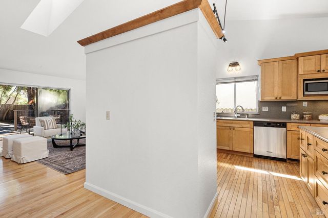 476 Talbot Ave, Santa Rosa, CA 95405