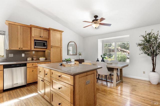 476 Talbot Ave, Santa Rosa, CA 95405