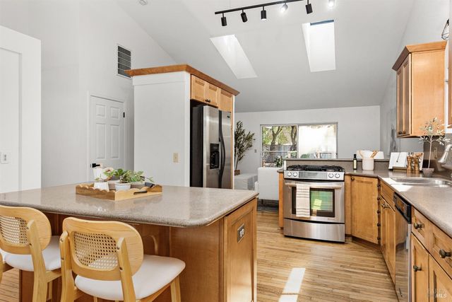 476 Talbot Ave, Santa Rosa, CA 95405