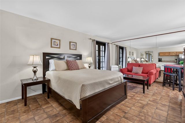 1350 E Tujunga, Burbank, CA 91501