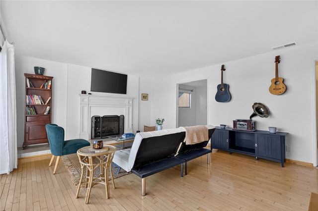 1350 E Tujunga, Burbank, CA 91501