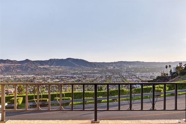 1350 E Tujunga, Burbank, CA 91501