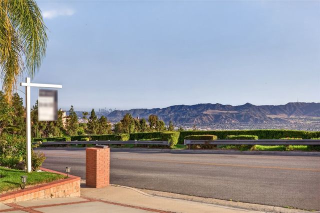 1350 E Tujunga, Burbank, CA 91501