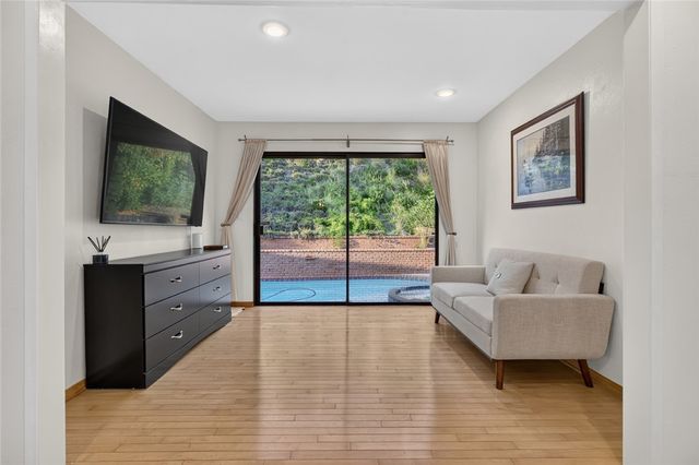 1350 E Tujunga, Burbank, CA 91501