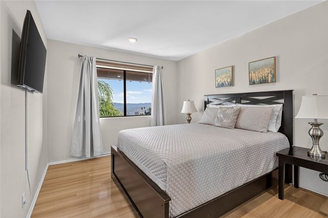 1350 E Tujunga, Burbank, CA 91501