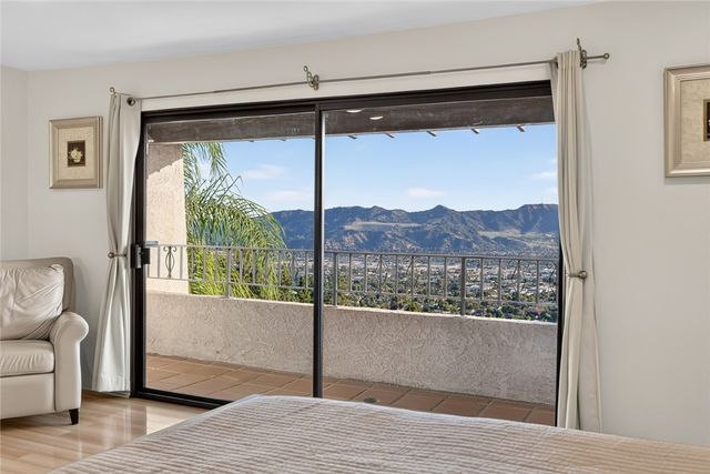 1350 E Tujunga, Burbank, CA 91501