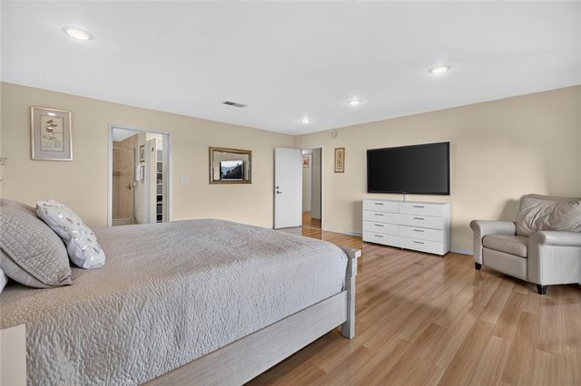 1350 E Tujunga, Burbank, CA 91501