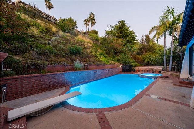 1350 E Tujunga, Burbank, CA 91501