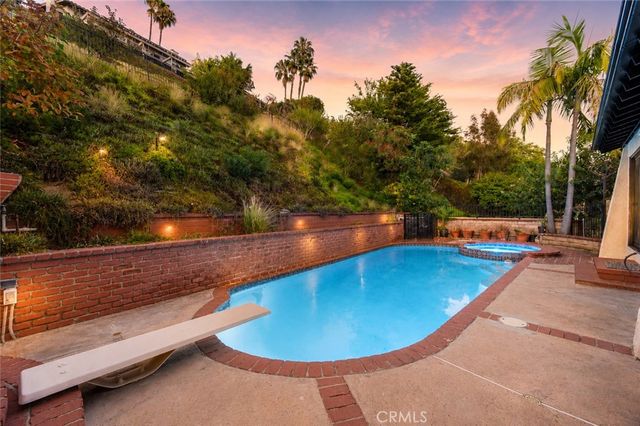 1350 E Tujunga, Burbank, CA 91501